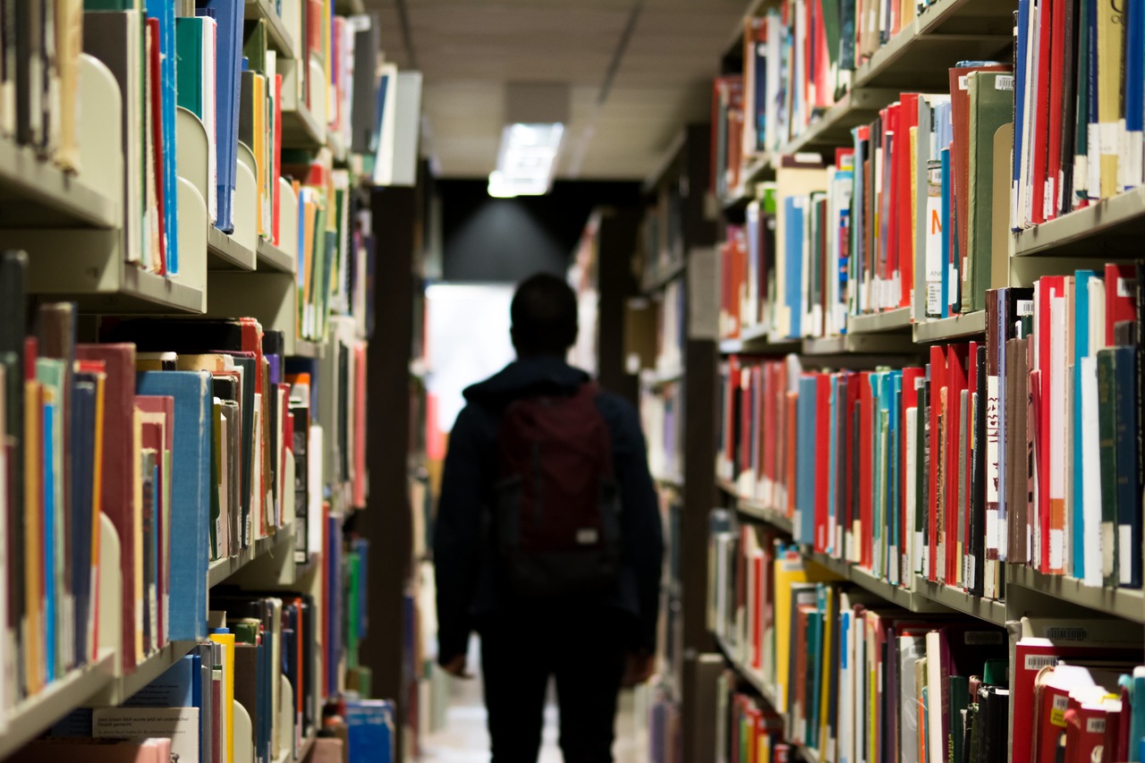 All students must make full use of library facility